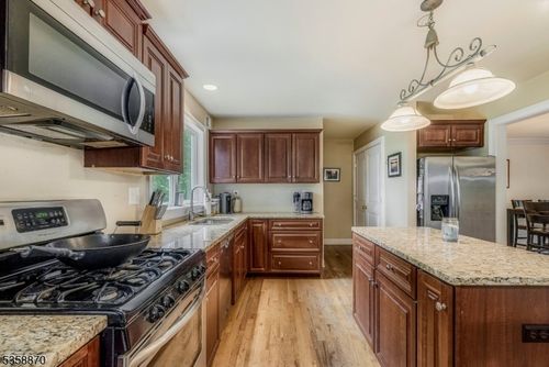 221 Sussex Ave, Newton, NJ, 07860-9787 | Card Image