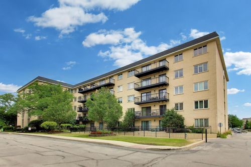 307-8600 Waukegan Rd, Morton Grove, IL, 60053-2251 | Card Image
