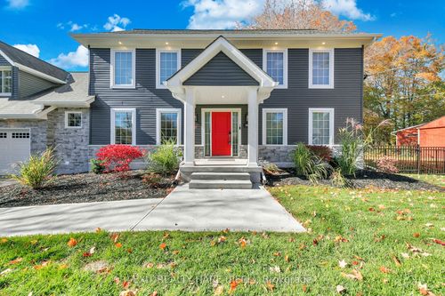 990 Haist St, Fonthill, ON, L0S1E4 | Card Image