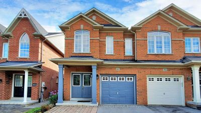 96 4 Seasons Cres, House attached with 3 bedrooms, 4 bathrooms and 3 parking in East Gwillimbury ON | Image 1