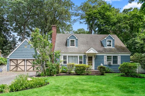 808 4th St, E Northport, NY, 11731-2103 | Card Image
