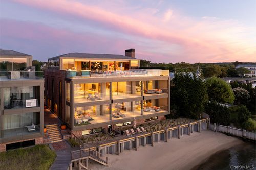 2 W Water St, Sag Harbor, NY, 11963-4470 | Card Image