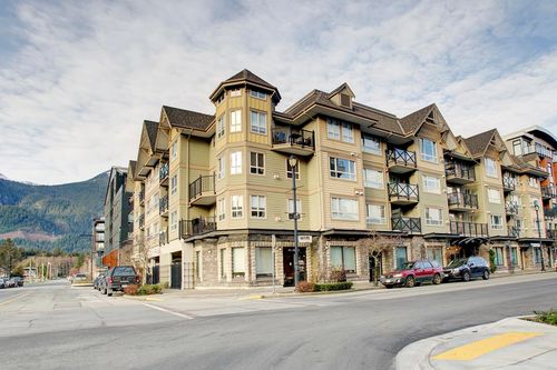 207-38003 2nd Ave, Squamish, BC, V8B0C4 | Card Image