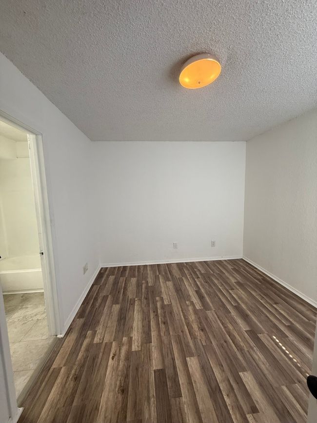 302 - 9813 Walnut St, Condo with 1 bedrooms, 1 bathrooms and null parking in Dallas TX | Image 10