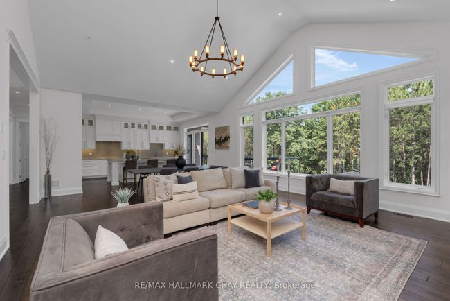 105 Mennill Dr, House other with 4 bedrooms, 4 bathrooms and 9 parking in Minesing ON | Image 6