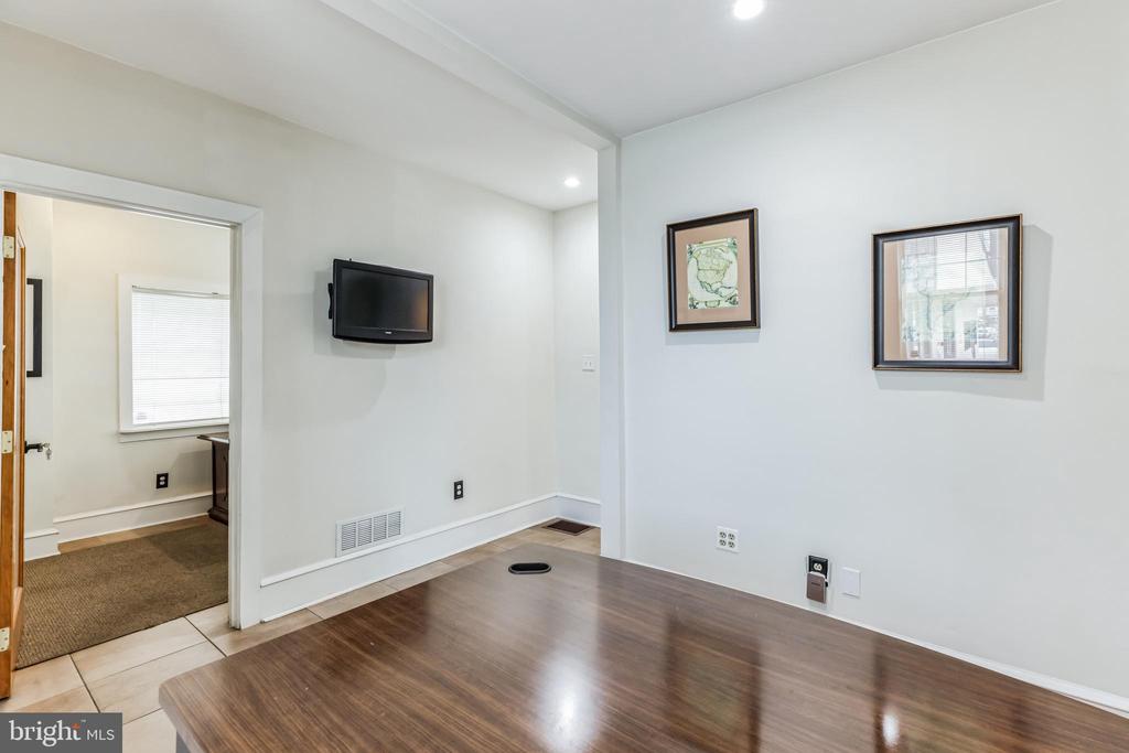 Commercial Lease in HADDON TOWNSHIP 5