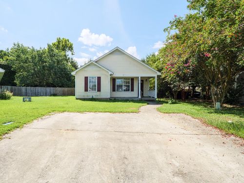 3812 Pondside Cir, Valdosta, GA, 31605-5223 | Card Image