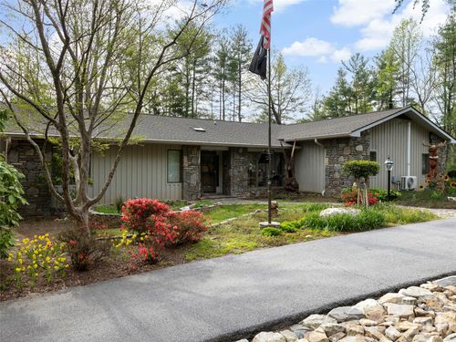 37 Hamilton Dr, Hendersonville, NC, 28739-8305 | Card Image