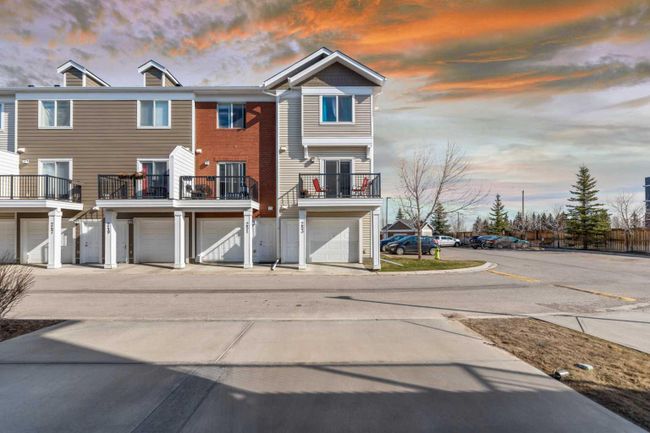 253 Silverado Common Sw, Home with 3 bedrooms, 2 bathrooms and 1 parking in Calgary AB | Image 5