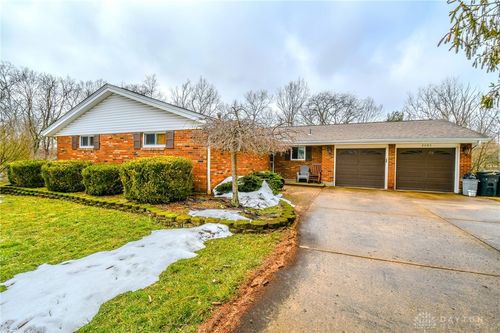 2085 Regent Park Dr, Bellbrook, OH, 45305-1816 | Card Image