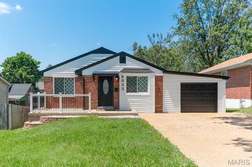 8533 Mackenzie Rd, Saint Louis, MO, 63123-3466 | Card Image