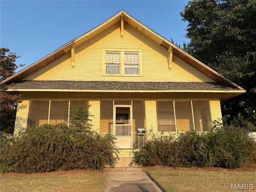 514 S Main St, Charleston, MO, 63834-1933 | Card Image