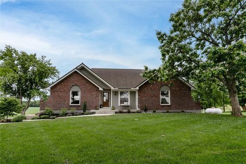 21385 Nall Ave, Bucyrus, KS, 66013-9505 | Card Image