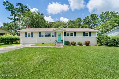 715 W Phillips Dr, Swansboro, NC, 28584-9645 | Card Image