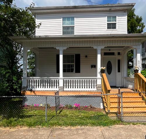 606 Winthrop St, STAUNTON, VA, 24401-4639 | Card Image