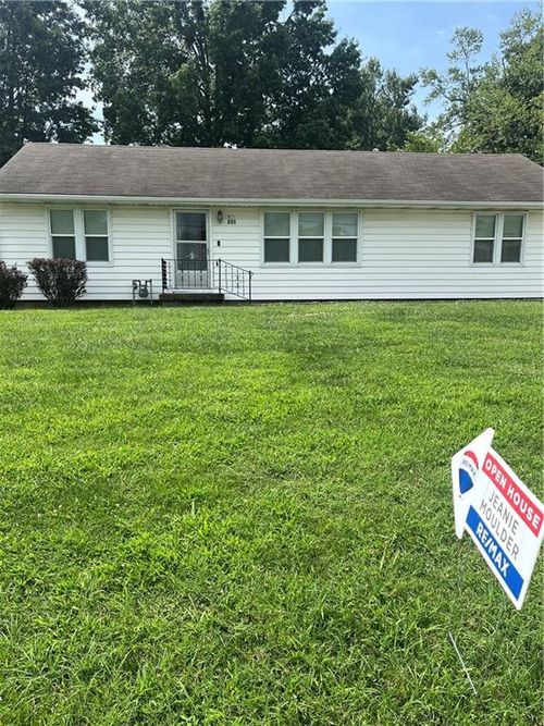 805 Ne 72nd St, Gladstone, MO, 64118-2103 | Card Image