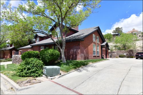 31 Stratford Hall Cir, El Paso, TX, 79912-4142 | Card Image