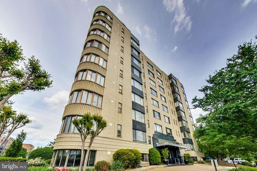 305-1 Scott Cir Nw, WASHINGTON, DC, 20036-2207 | Card Image