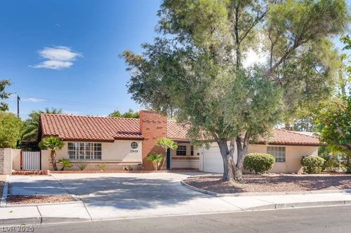 1505 Strong Dr, Las Vegas, NV, 89102-2145 | Card Image
