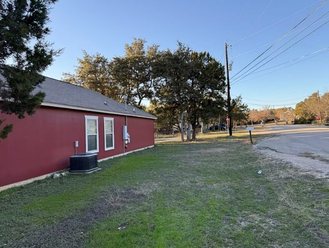 View of yard featuring oversize yard (front-side-back), so much space! | Image 22