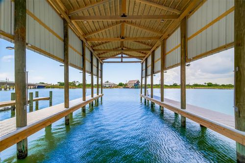 225 S Front St, Freeport, TX, 77541-4766 | Card Image