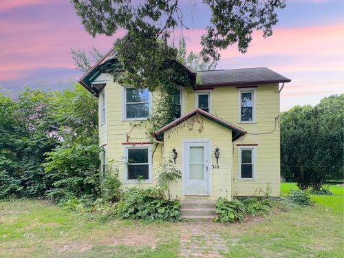 310 E Edgar Bergen Blvd, Decatur, MI, 49045-1042 | Card Image