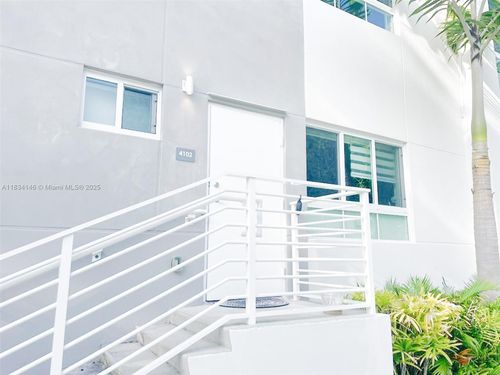 4102-2535 Ne 193rd St, Miami, FL, 33180-3477 | Card Image