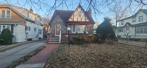 13839 227th St, Laurelton, NY, 11413-2748 | Card Image