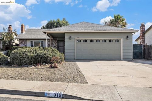 1916 Gamay Dr, Oakley, CA, 94561-1827 | Card Image