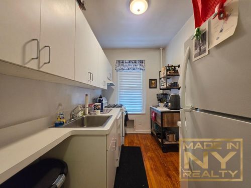 3d-421 W 24th St, New York, NY, 10011-1244 | Card Image