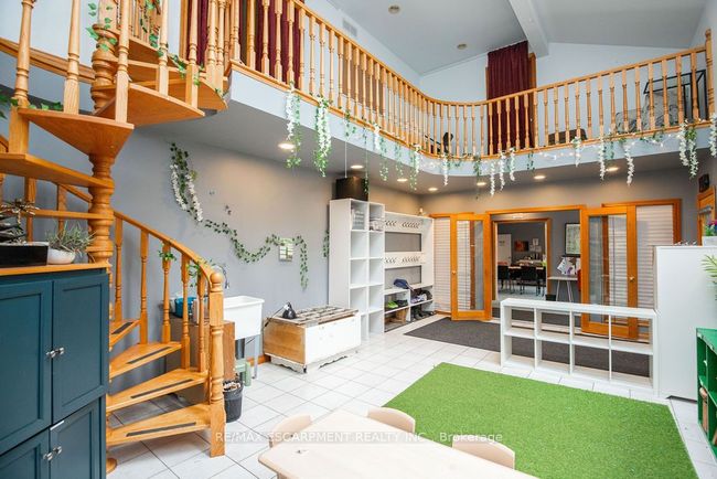144 Wilson St E, Home with 0 bedrooms, 4 bathrooms and 24 parking in Ancaster ON | Image 11