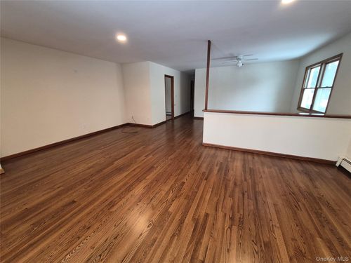 907 1st St, East Northport, NY, 11731-1832 | Card Image