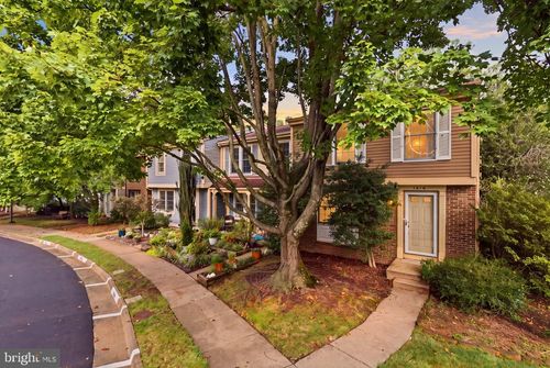 1610 Barnstead Dr, RESTON, VA, 20194-1505 | Card Image
