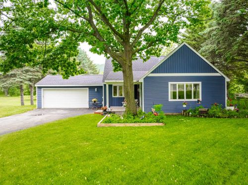 5571 Exodus Dr, Traverse City, MI, 49684-8353 | Card Image