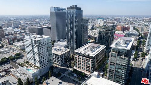 ph1-1111 S Grand Ave, Los Angeles, CA, 90015-2176 | Card Image