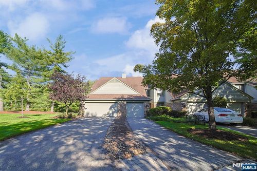 48 Meadowview Ct, Leonia, NJ, 07605-2043 | Card Image