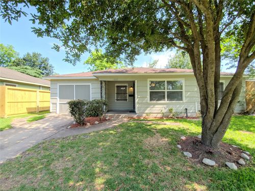 1223 Shawnee St, Houston, TX, 77034-1143 | Card Image
