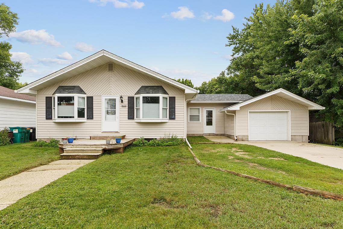 Adams St, Arlington, MN 55307