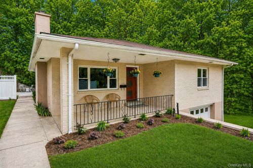 20 Ravensdale Rd, Hastings On Hudson, NY, 10706-3522 | Card Image