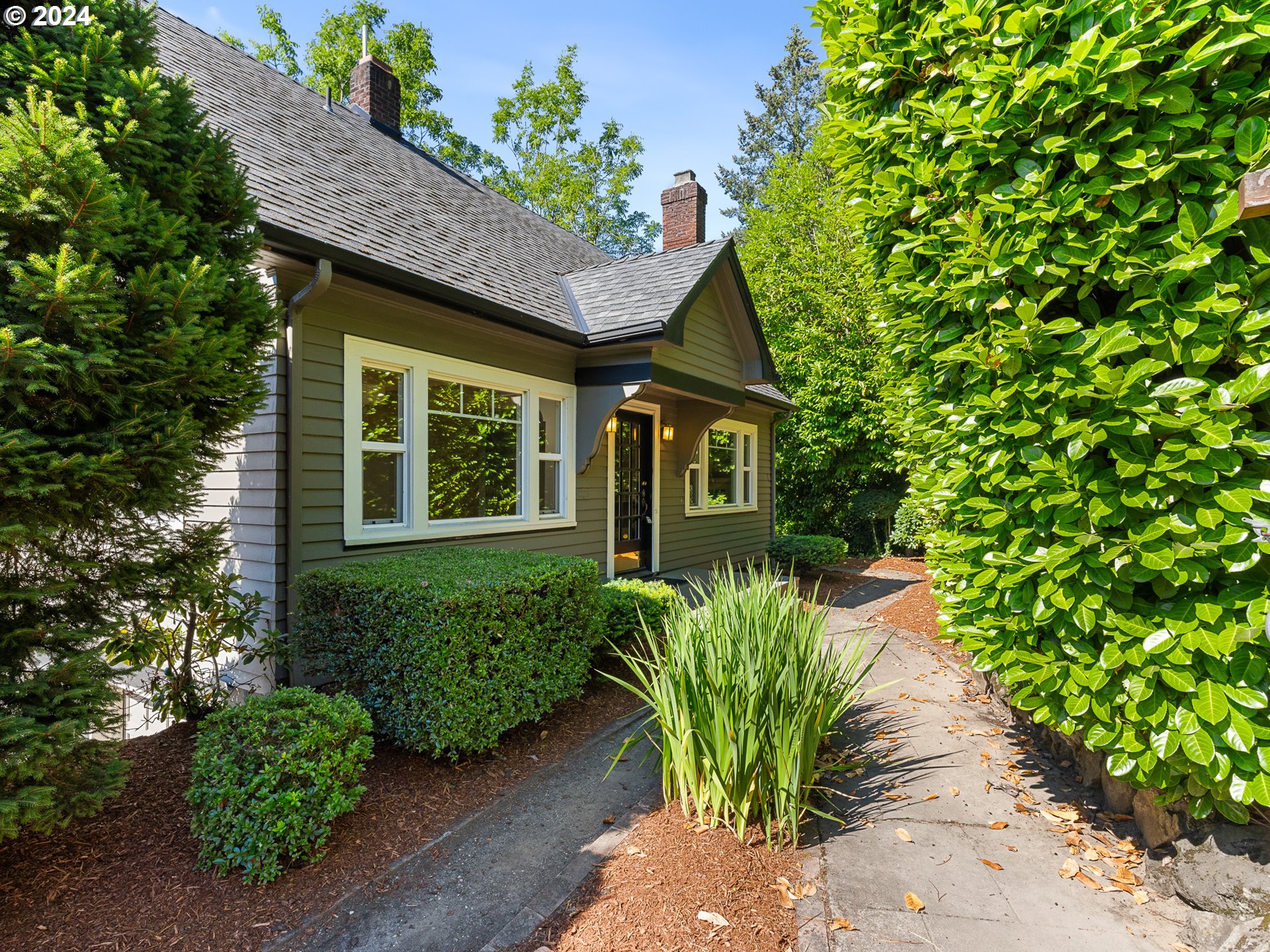 Broadway Dr, Portland, OR 97201