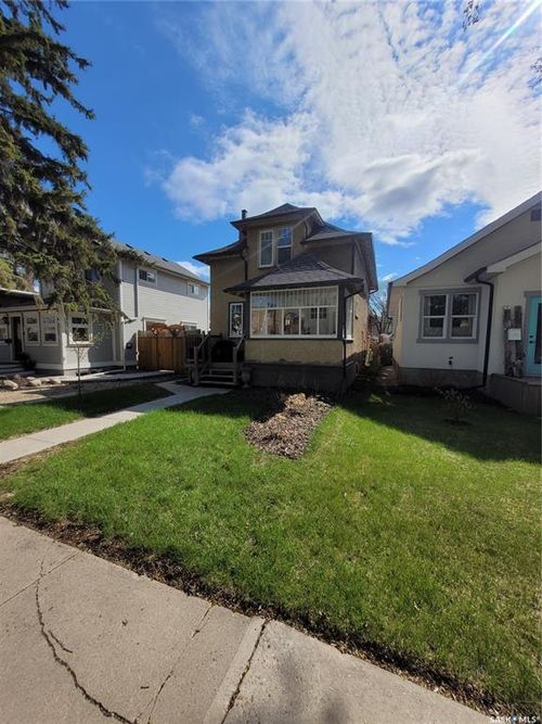 916 6th Avenue N, Saskatoon, SK, S7K2T4 | Card Image