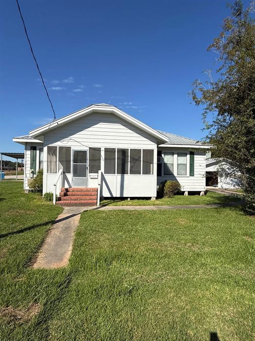 270 W Avenue C, Silsbee, TX, 77656-3851 | Card Image