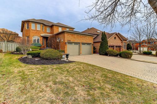 6300 Mccracken Dr, Mississauga, ON, L5V1X8 | Card Image