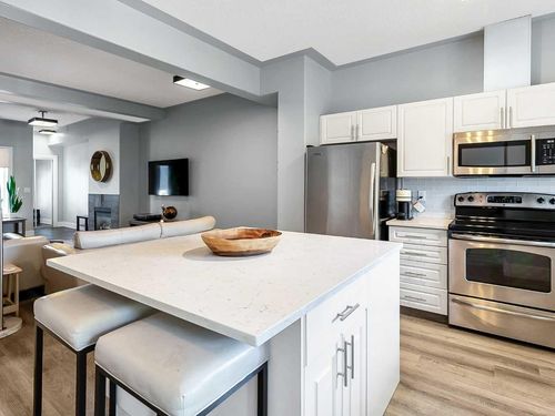 2-1720 11 Street Sw, Calgary, AB, T2T3L6 | Card Image