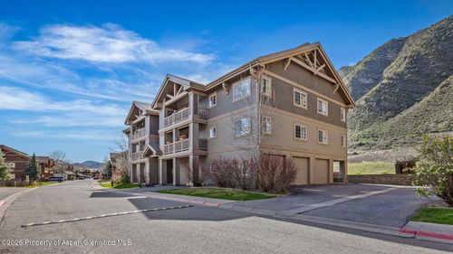 407-488 River View Dr, New Castle, CO, 81647-8468 | Card Image