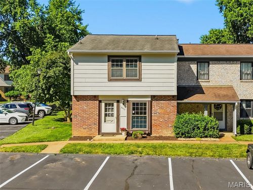 2373 Hiddengarden Ct, Ballwin, MO, 63021-5847 | Card Image