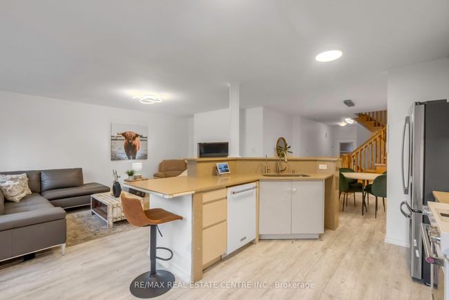 808 Mckay Cres, House attached with 3 bedrooms, 3 bathrooms and 2 parking in Milton ON | Image 23
