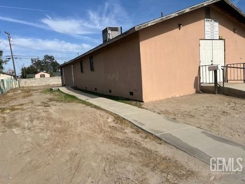 315 Dr Martin Luther King Jr Blvd, Bakersfield, CA, 93307-1844 | Card Image