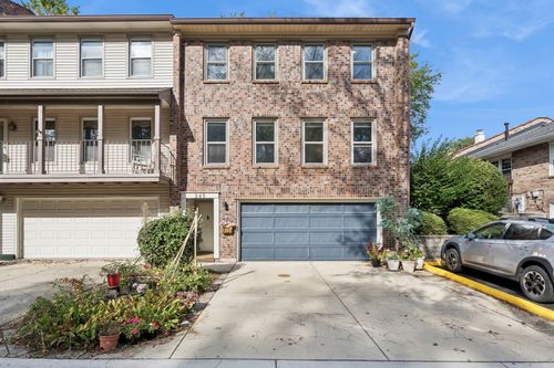 245 Stone Manor Cir, Batavia, IL, 60510-2989 | Card Image