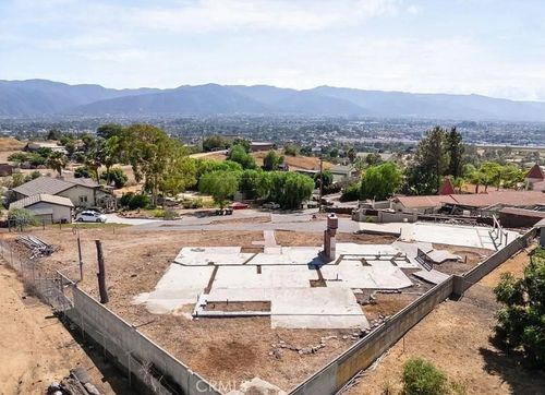7800 View Ln, Corona, CA, 92881 | Card Image